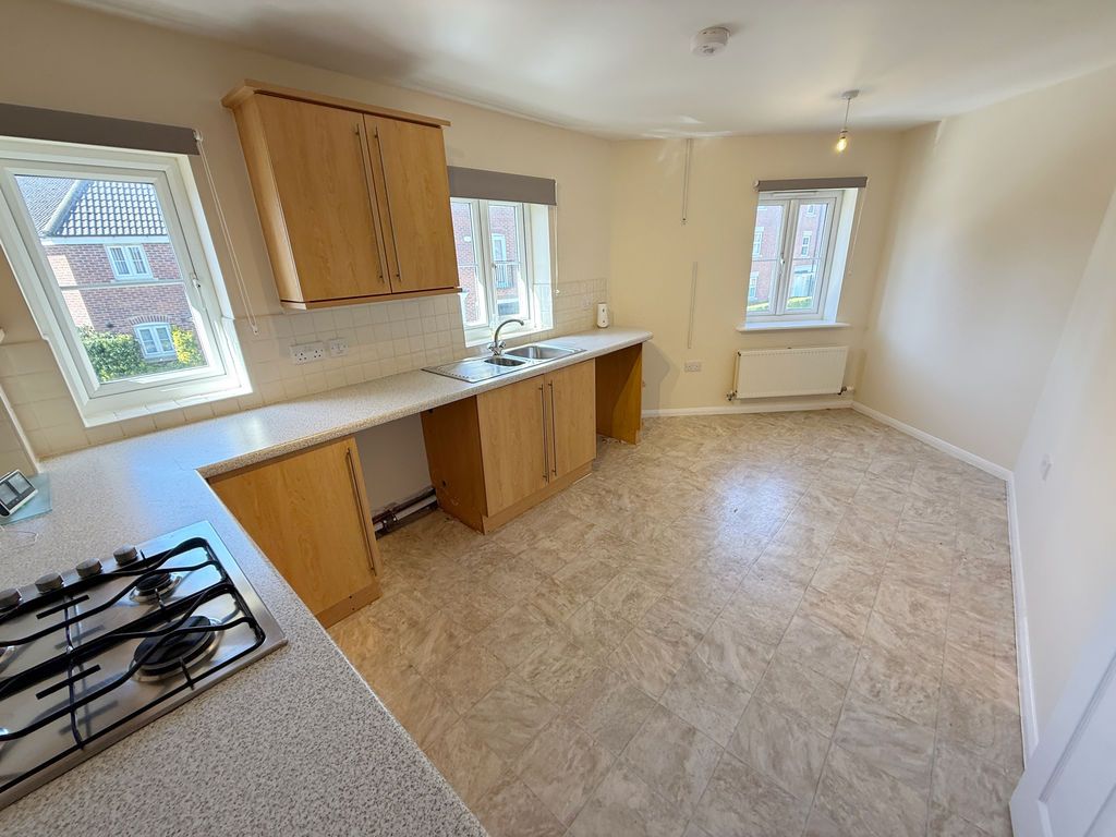 Property photo 3 of 9 Breakfast Kitchen