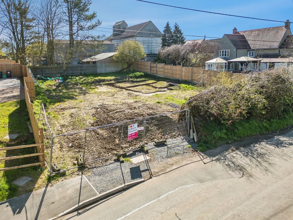 Property photo 2 of 6