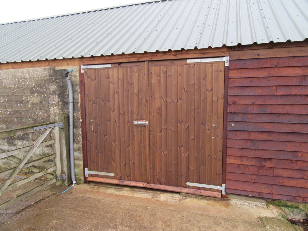 Property photo 1 of 2