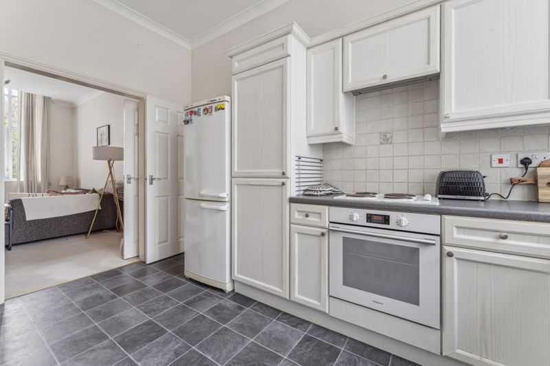 Property photo 3 of 16 Fitted Kitchen
