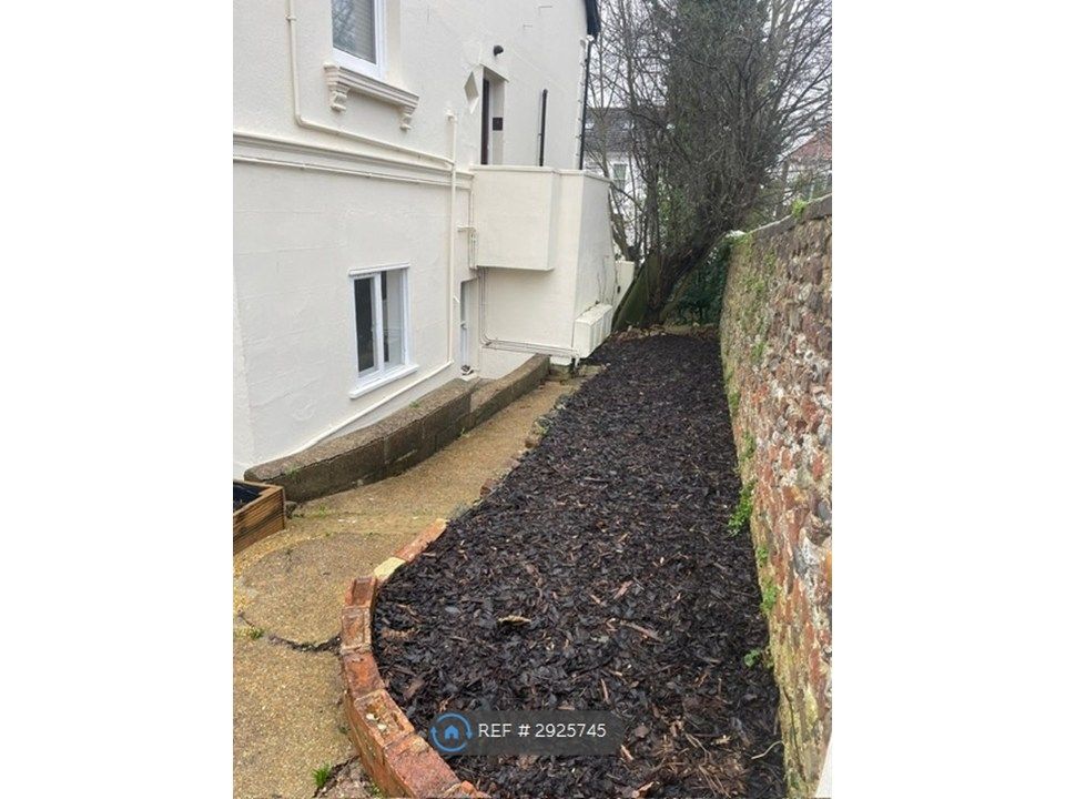 Property photo 2 of 11 Front Garden