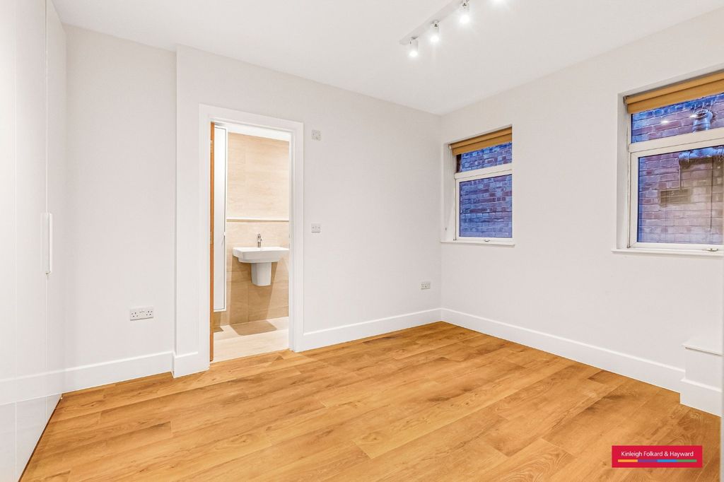 Property photo 2 of 12 Picture No. 15