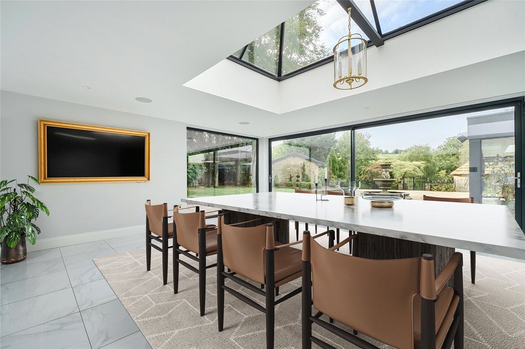 Property photo 3 of 66 Dining Space
