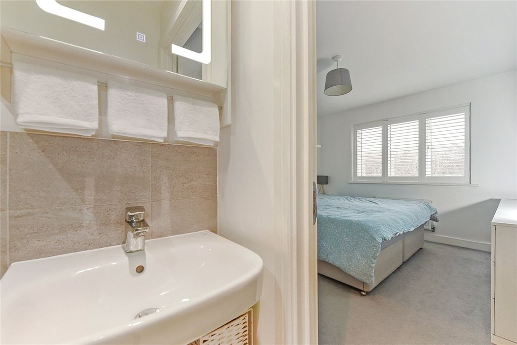 Additional image 14 of 4 bed detached house for saleForesters Drive, Liphook, Hampshire GU30