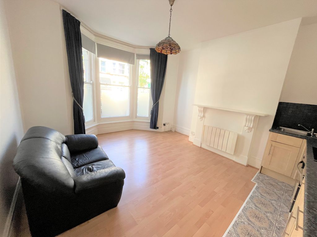 Property photo 3 of 8