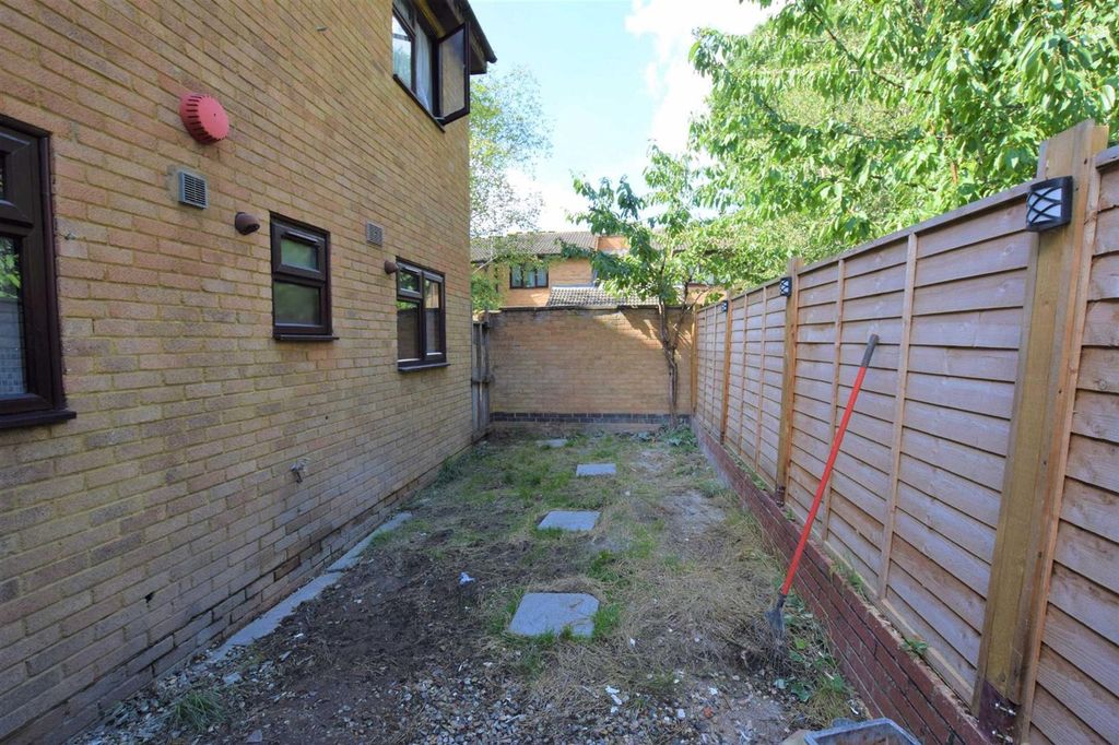 Property photo 3 of 6