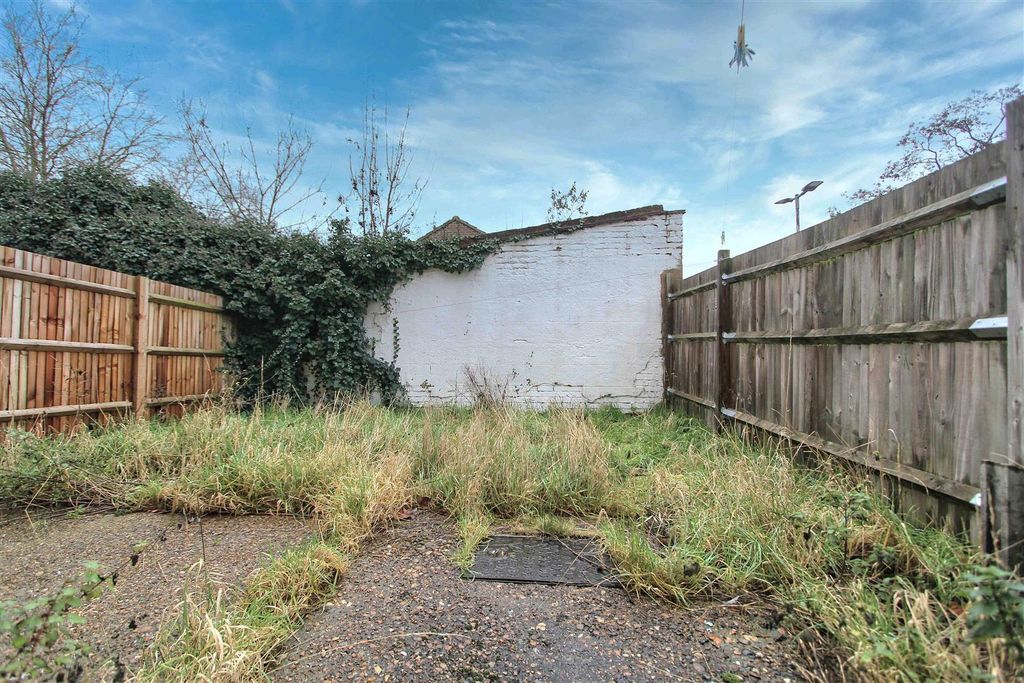 Property photo 3 of 14 3.Jpg