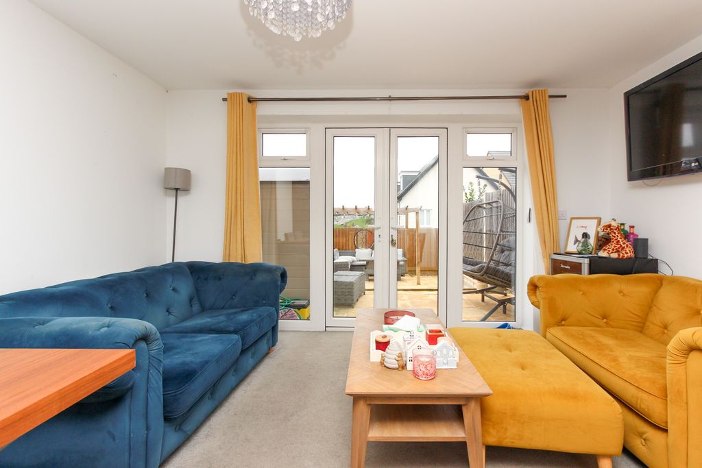 Property photo 3 of 12 Diner Area