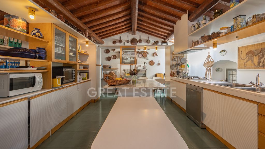 Property photo 2 of 41 Interiors