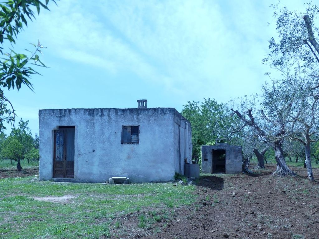 Property photo 1 of 12