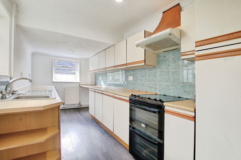 Property photo 3 of 9
