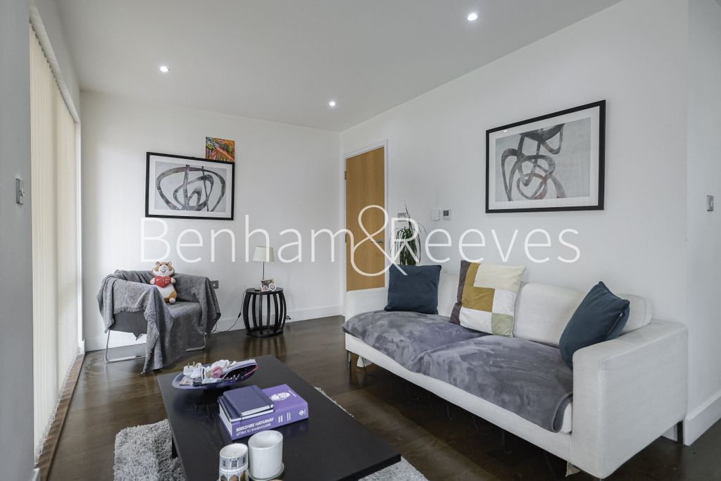 Property photo 2 of 5