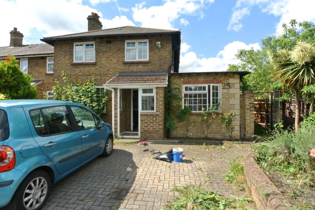 Property photo 1 of 12 4 Bed Semi-Detached House To Rent Edgeworth Road, London Se9