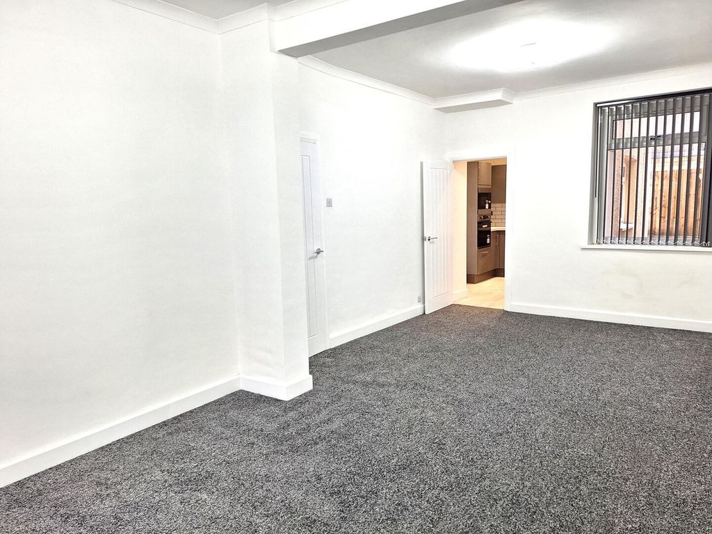 Property photo 3 of 14 Living Room