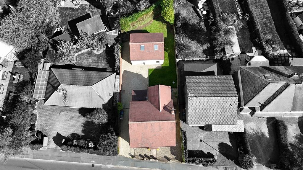 Property photo 2 of 35