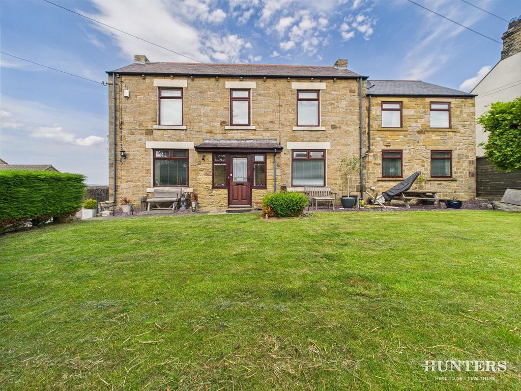 Property photo 1 of 37 Cam03792G0-Pr0274-Still031.Jpg