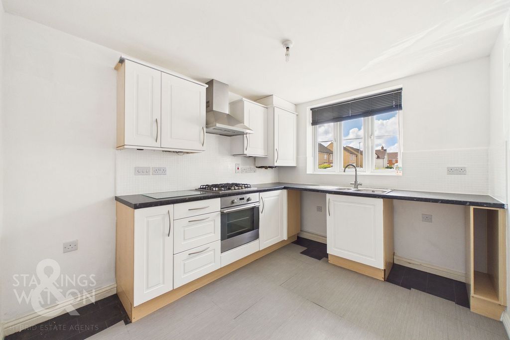 Property photo 3 of 25