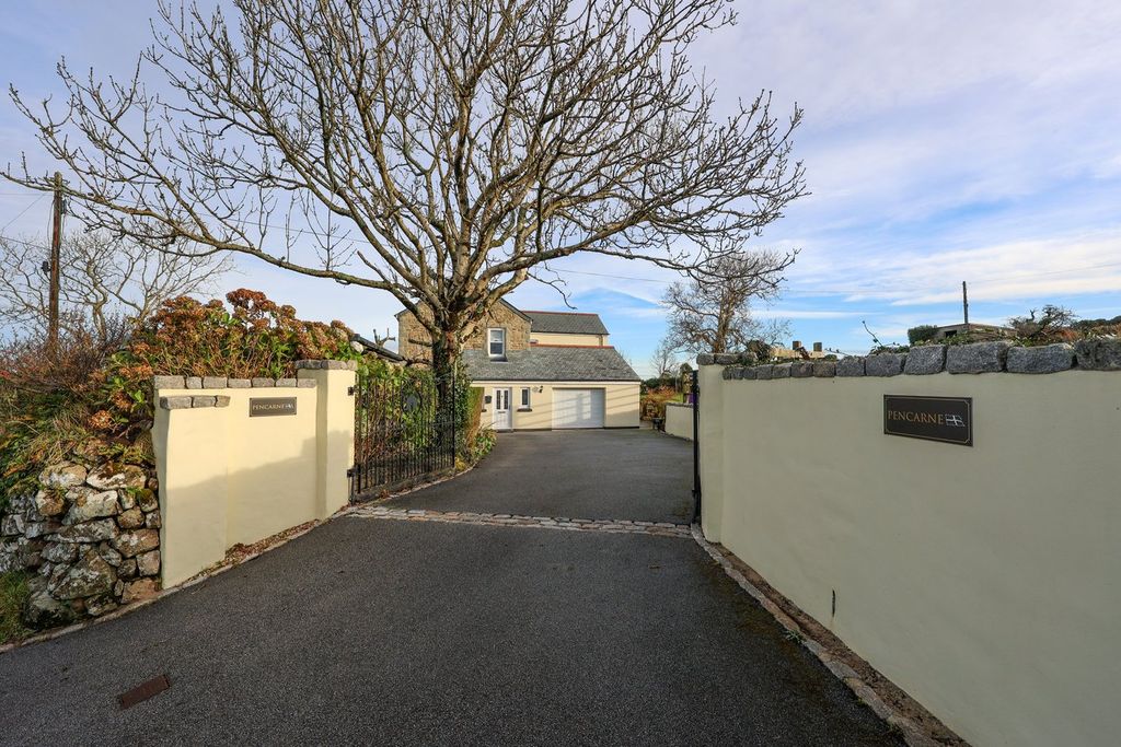 Property photo 2 of 28