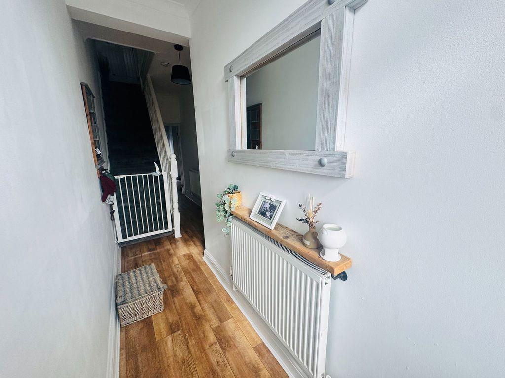 Property photo 3 of 34