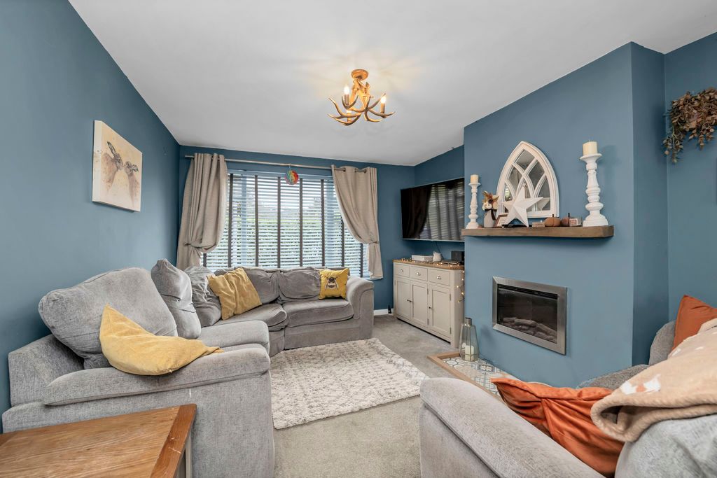 Property photo 3 of 12 Sitting Room
