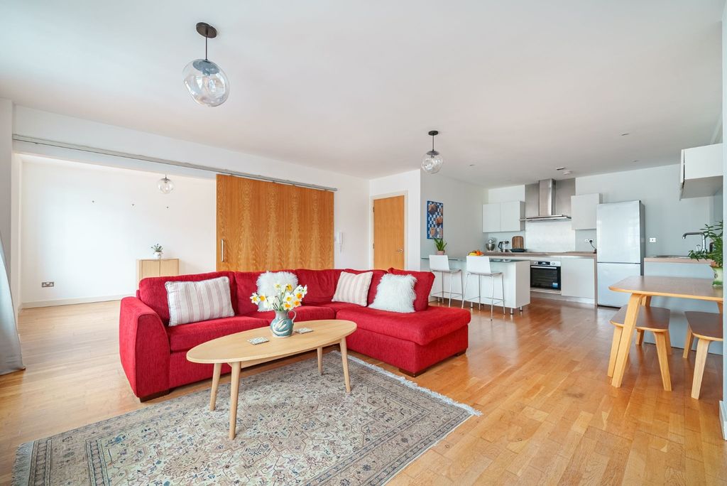 Property photo 2 of 16 4827462