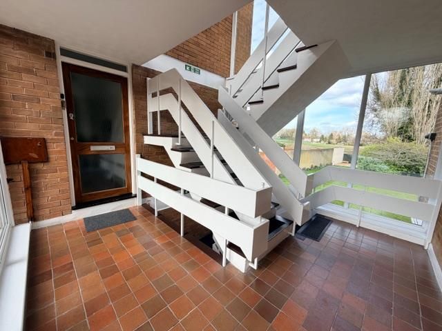 Property photo 3 of 19 Landing.Jpeg