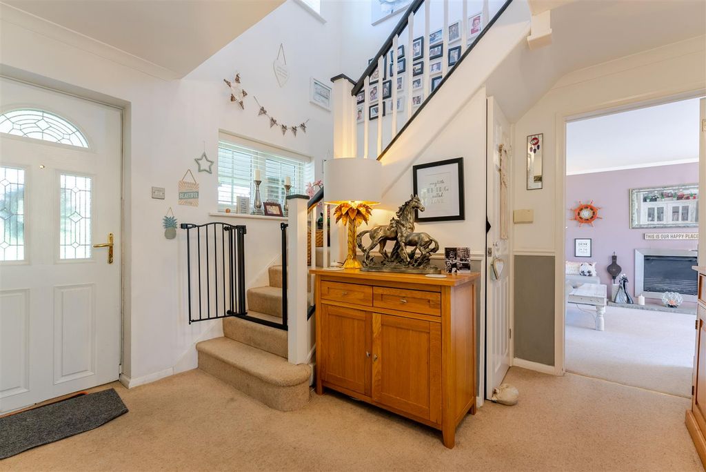 Property photo 2 of 13