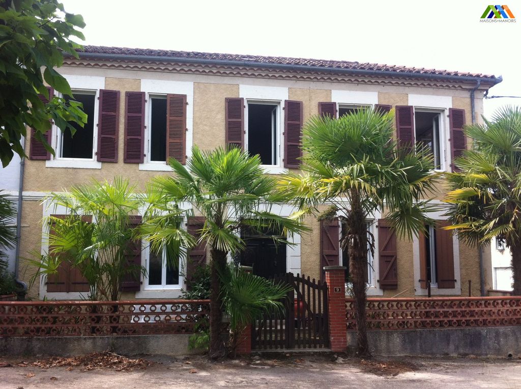 Property photo 1 of 14 Main Exterior View