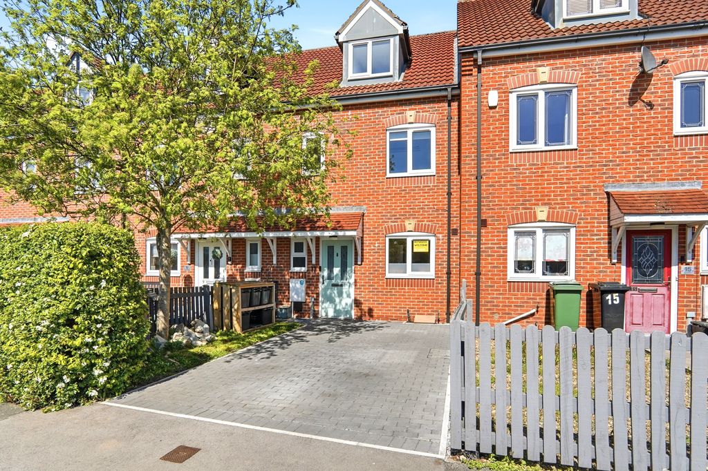 Property photo 2 of 22 Image002