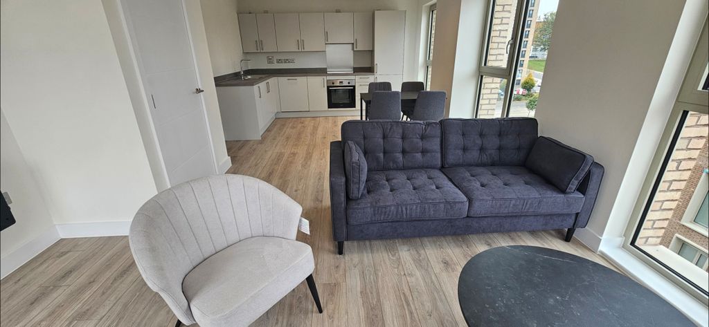 Property photo 3 of 27