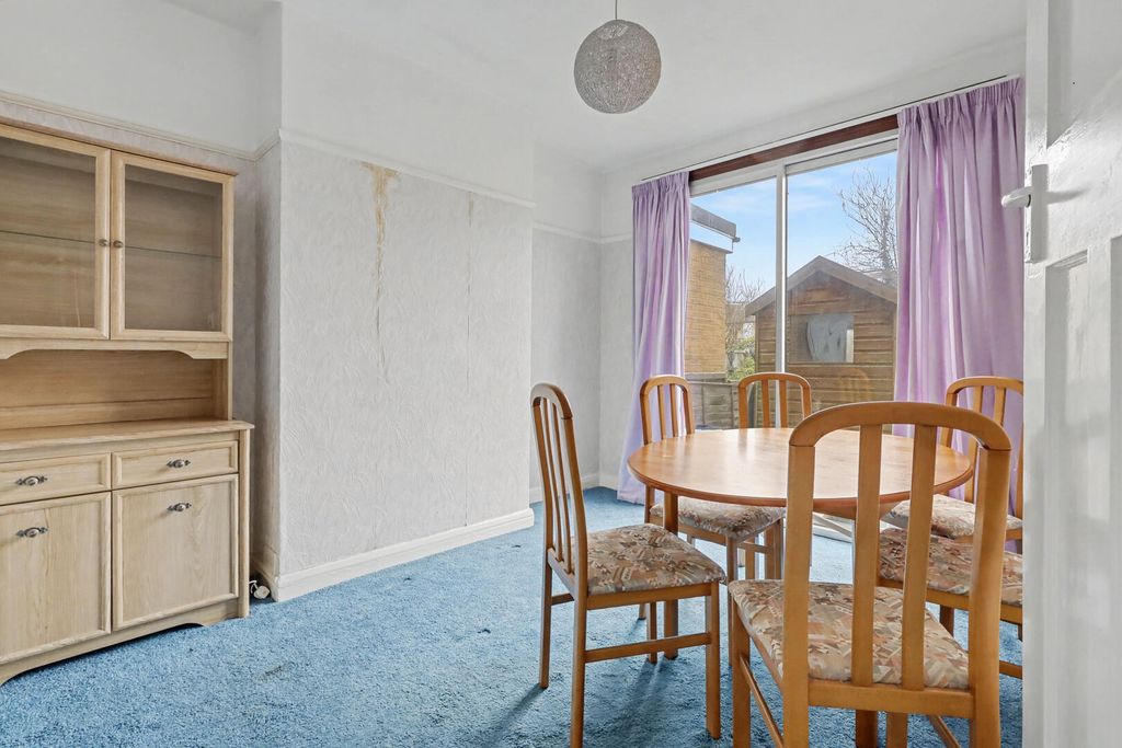 Property photo 3 of 21 Dining Room