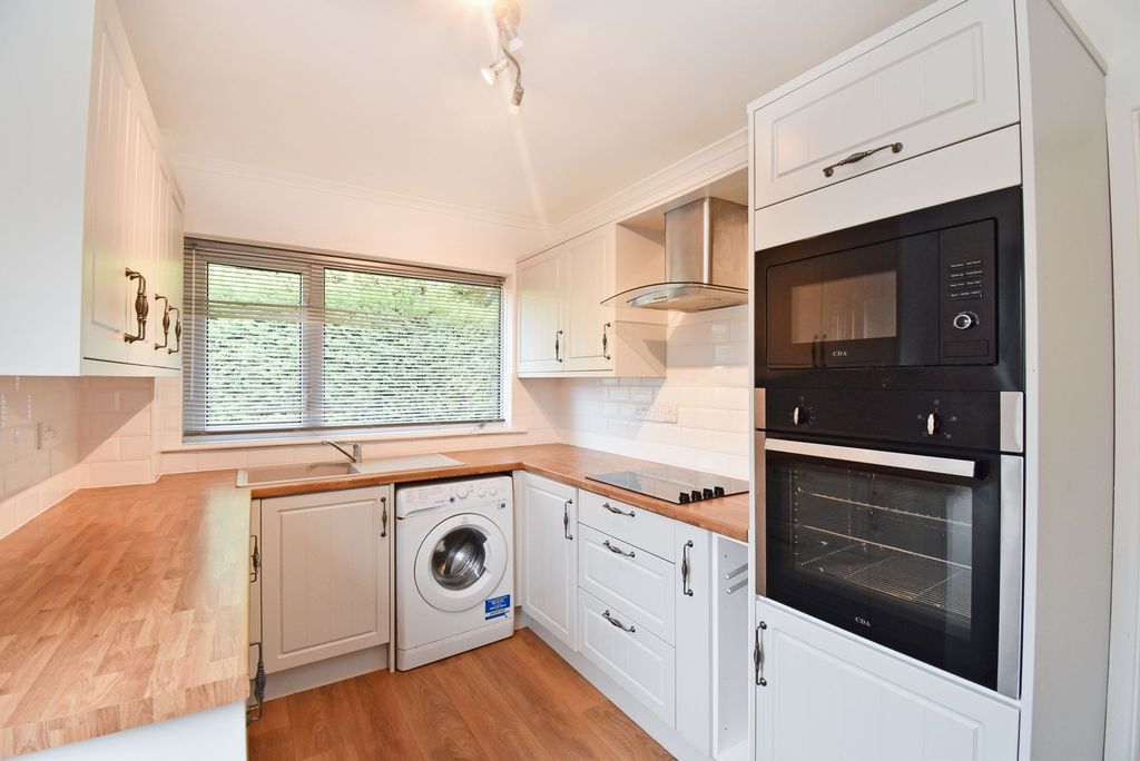 Property photo 3 of 24