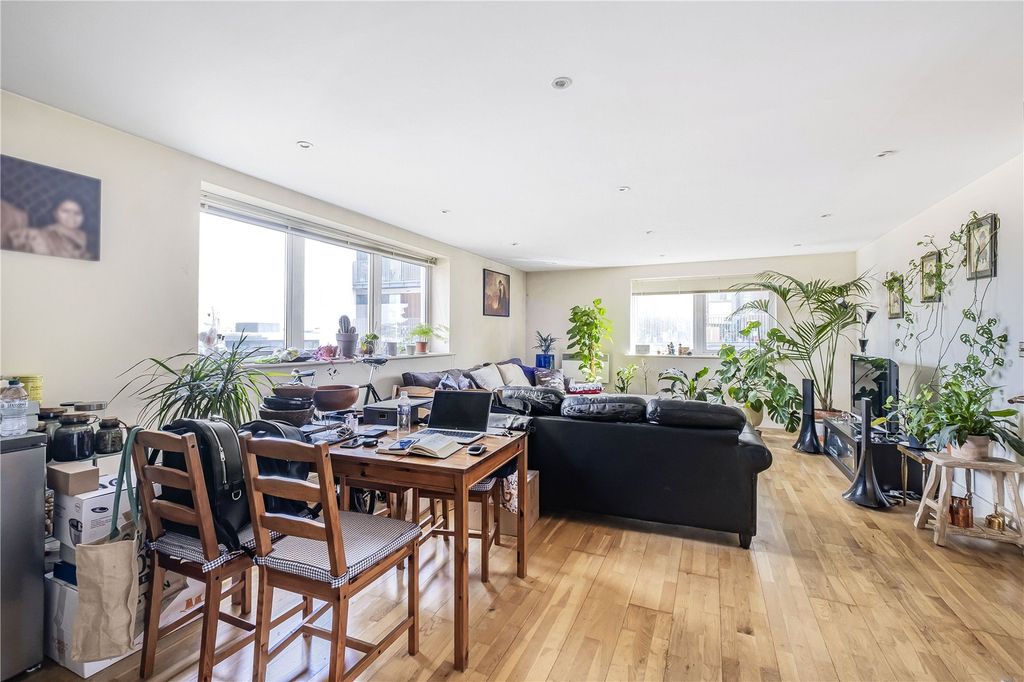 Property photo 1 of 11 Reception Room