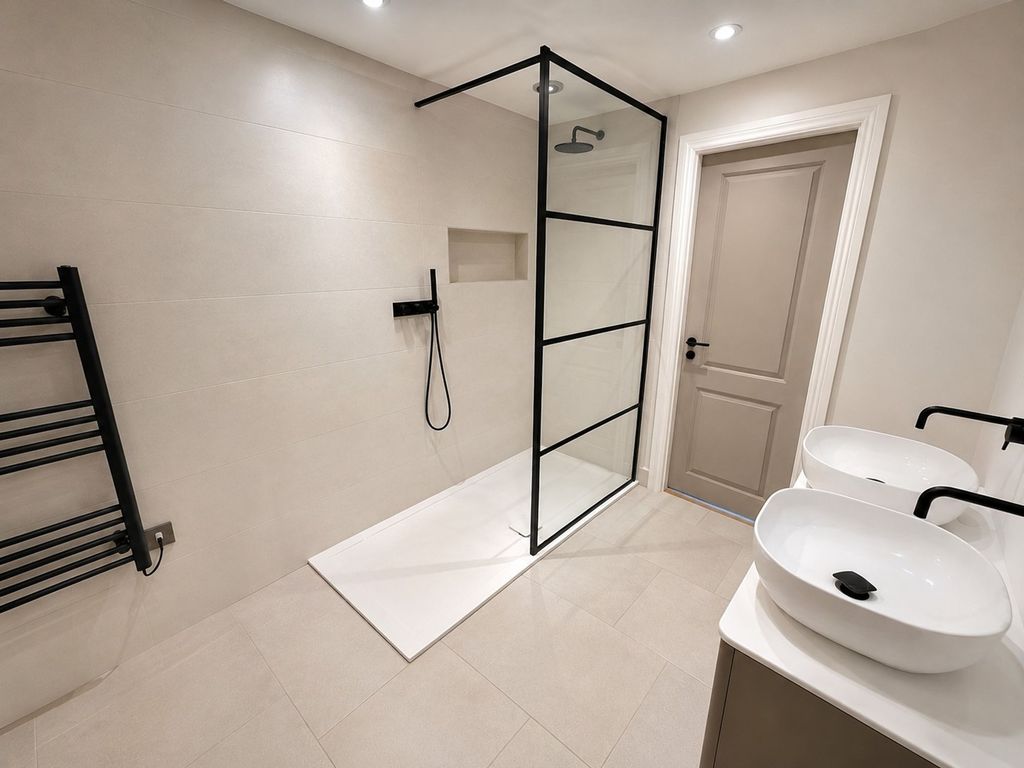 Additional image 9 of 3 bed flat for sale7 Churchill House, Park Heights, St Helier JE2