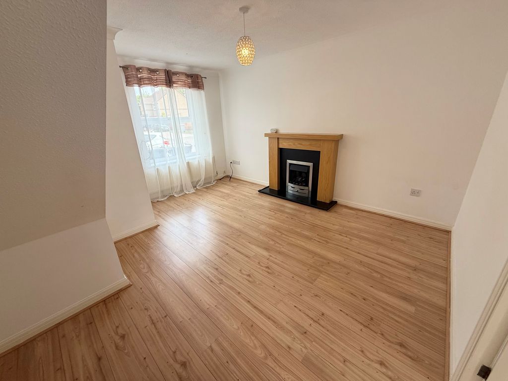 Property photo 2 of 14 Lounge 3