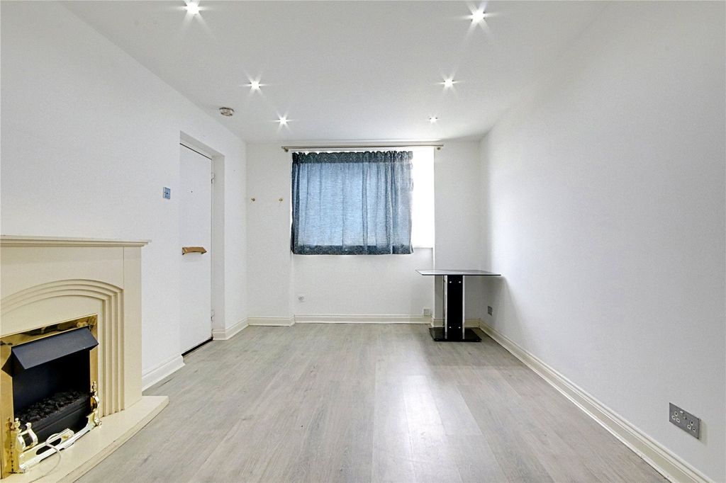 Property photo 3 of 8 Picture No. 07