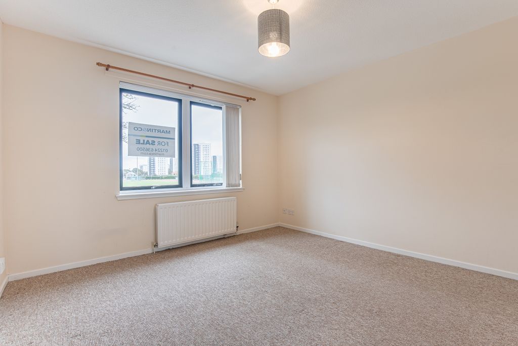 Property photo 3 of 13 Bed2Angle1