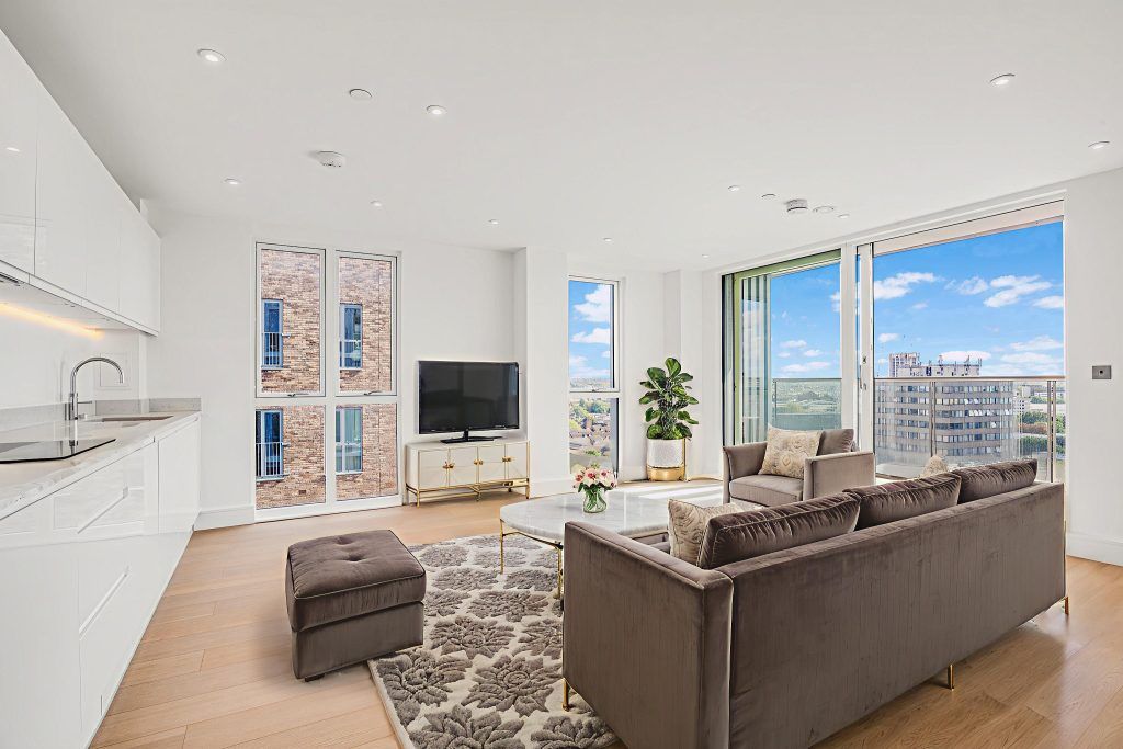 Property photo 1 of 17