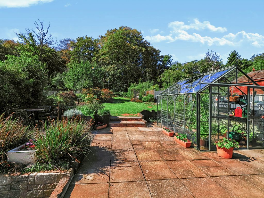Property photo 2 of 33