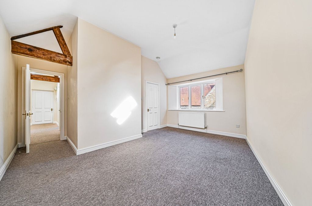 Property photo 2 of 10 Sitting Room