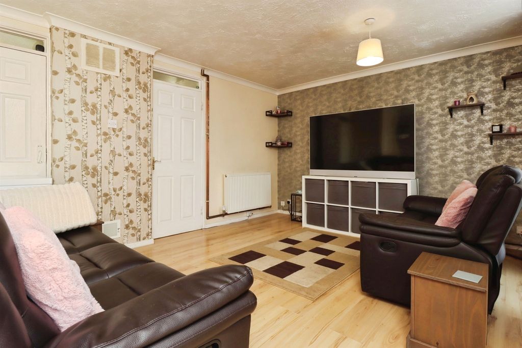 Property photo 3 of 15