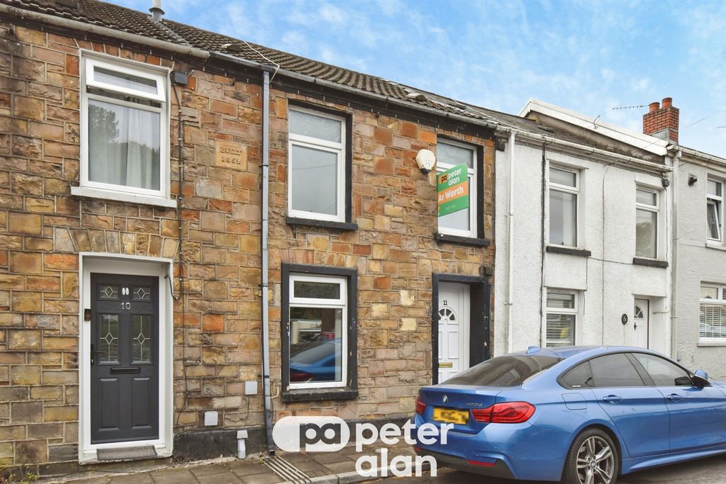 Property photo 2 of 18