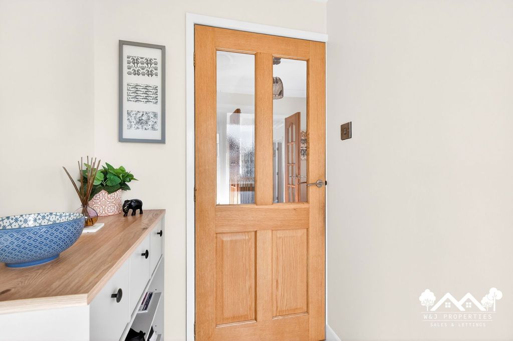 Property photo 2 of 46