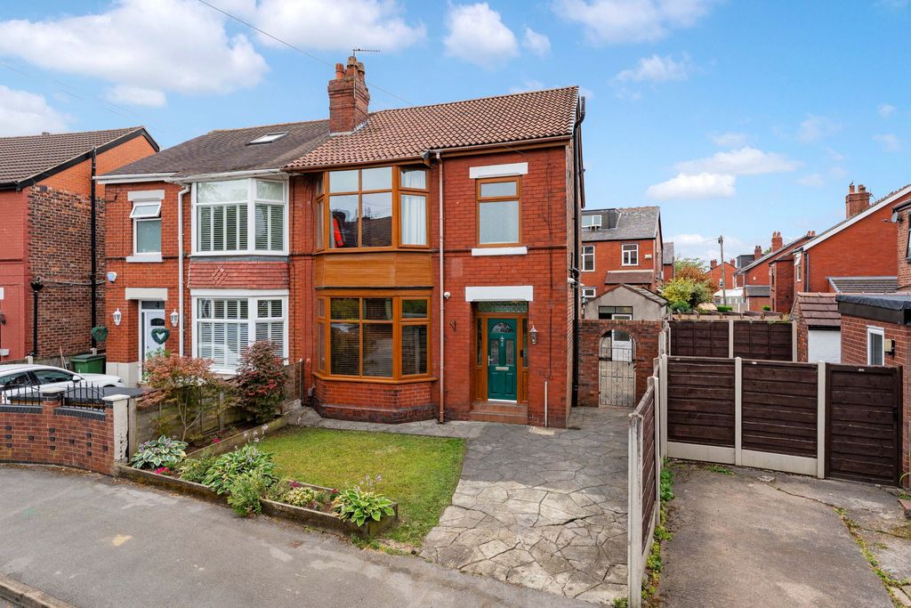 Property photo 1 of 32