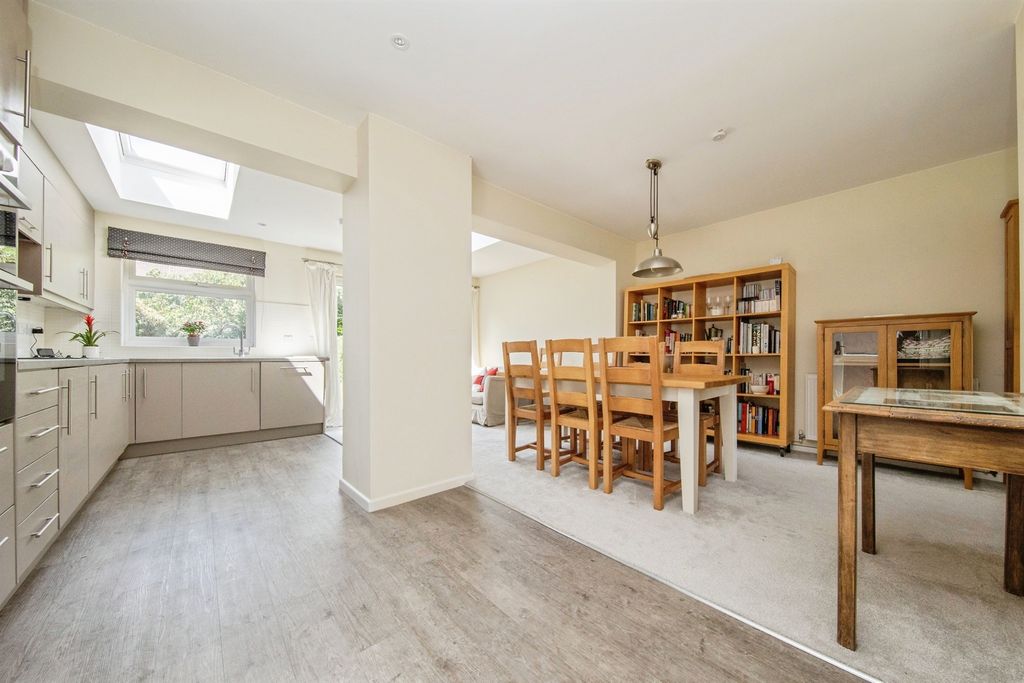 Property photo 3 of 18