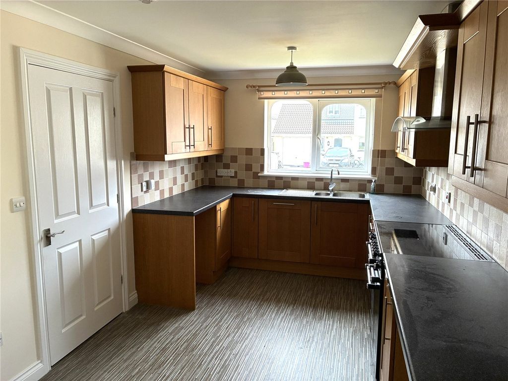 Property photo 3 of 28 Picture No. 06