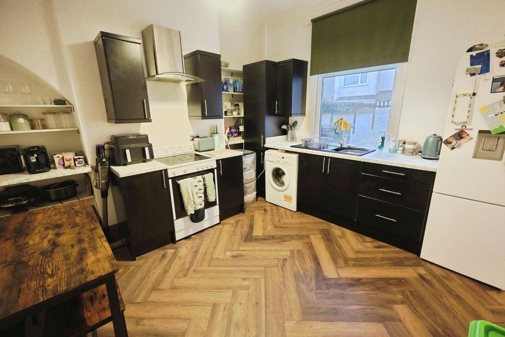 Property photo 3 of 9 Pbox-Img.Jpg