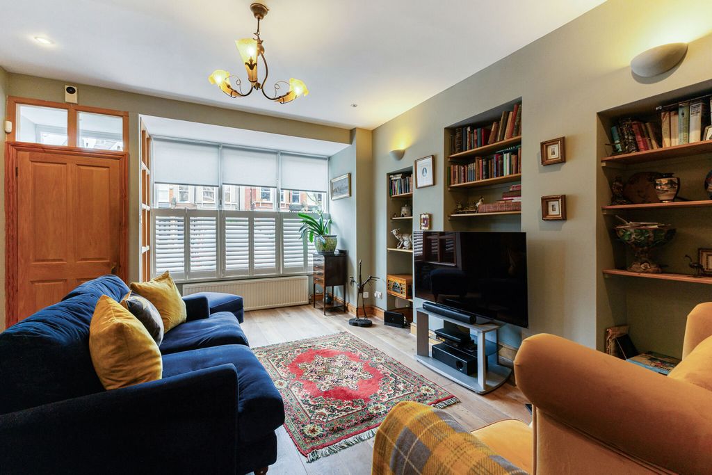 Property photo 2 of 13