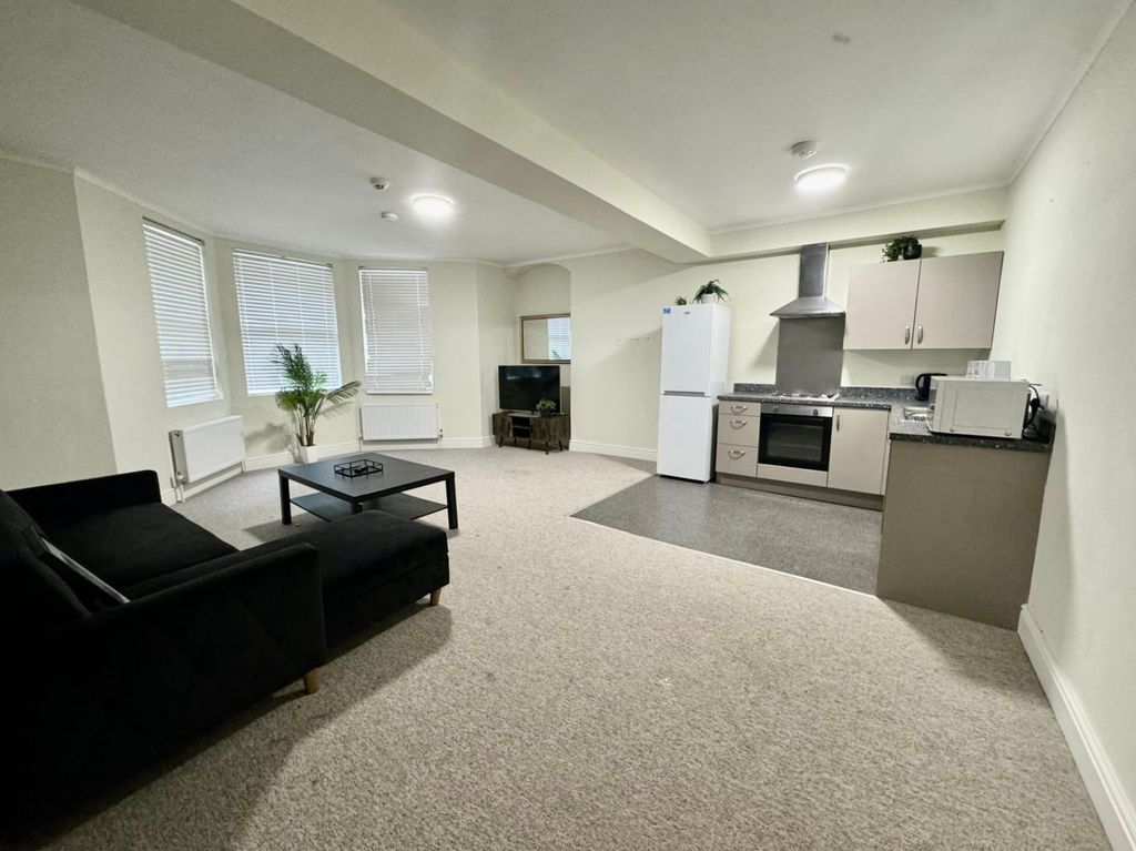 Property photo 2 of 7 Living Room