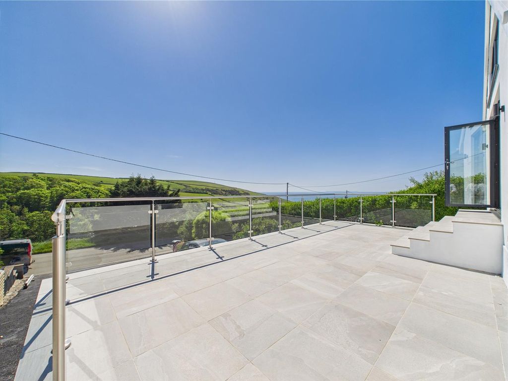 Property photo 3 of 14 Cam02742G0-Pr0014-Still001.Jpg